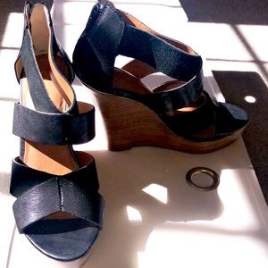 Barely worn Seychelles wedges.